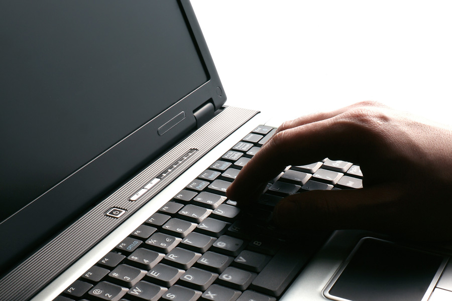 長(zhǎng)寧刑事律師視角：非法使用假幣的立案標(biāo)準(zhǔn)解析