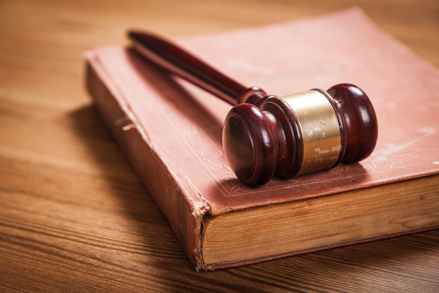 借名貸款是否屬經(jīng)濟犯罪：寶山刑事律師的視角