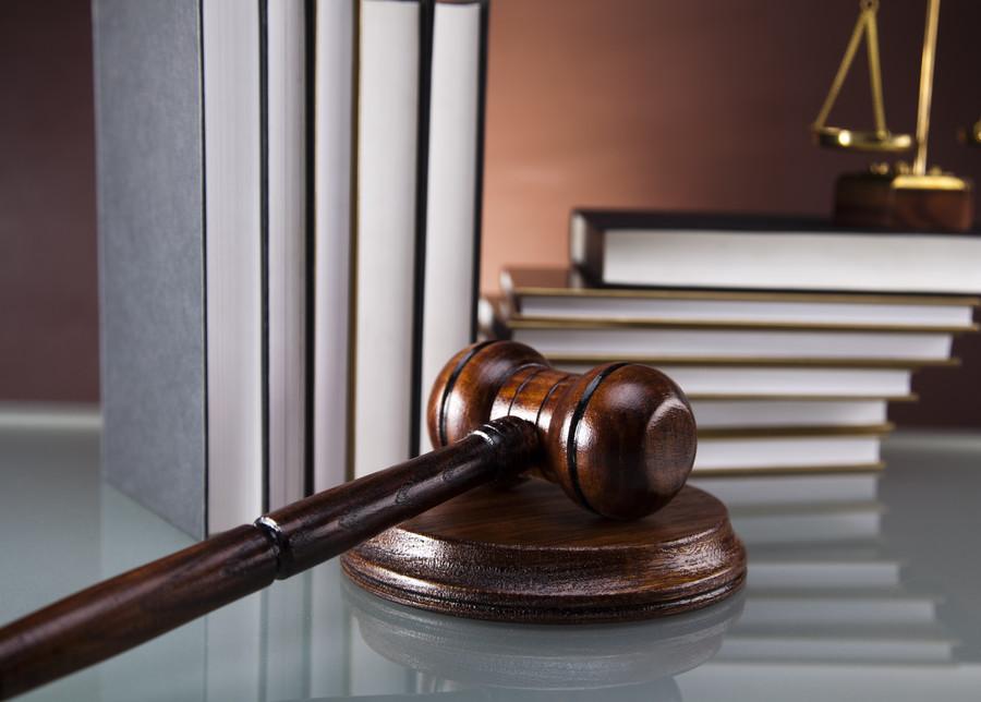 上海刑事案件律師視角:刑法中經濟量刑標準的深度剖析